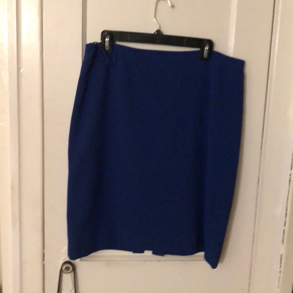 Suit - Picture 2 of 3